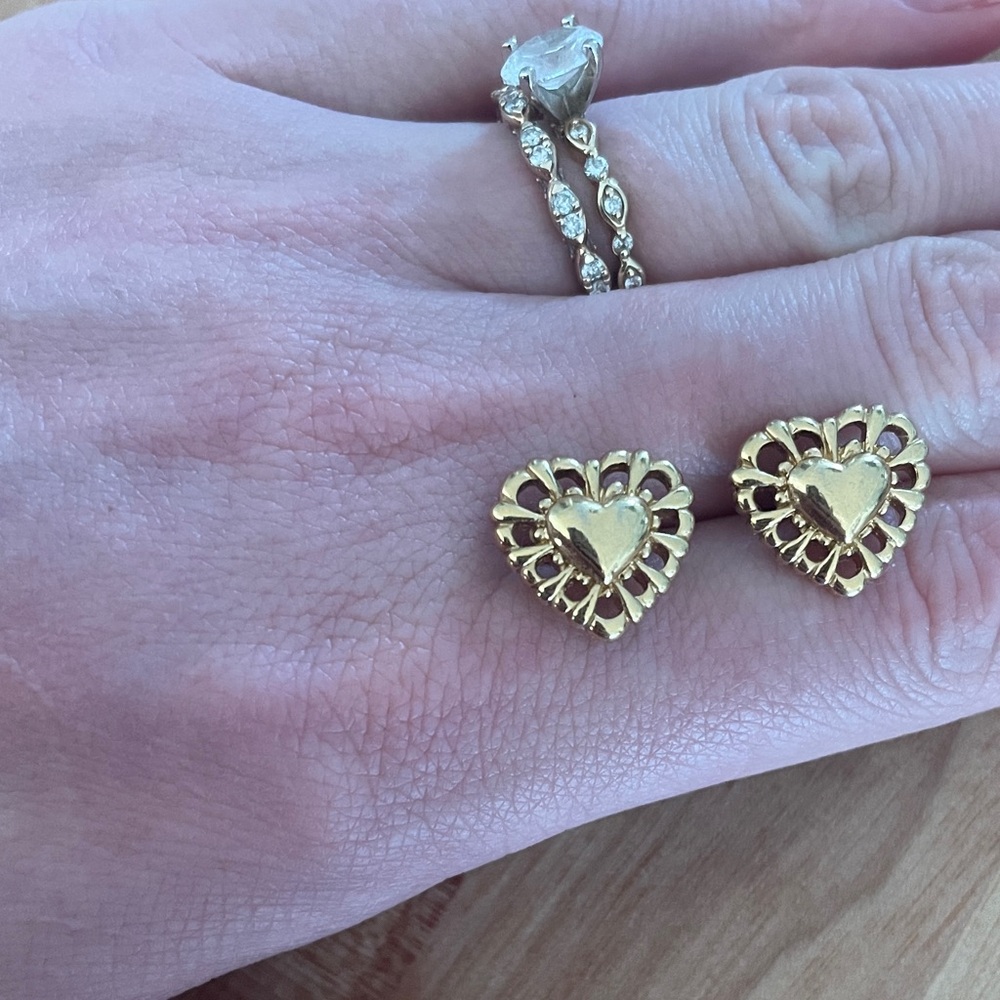 Vintage Gold heart earrings